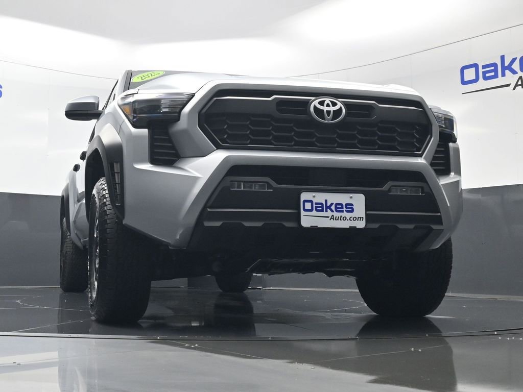 Used 2025 Toyota Tacoma TRD Off-Road image 39