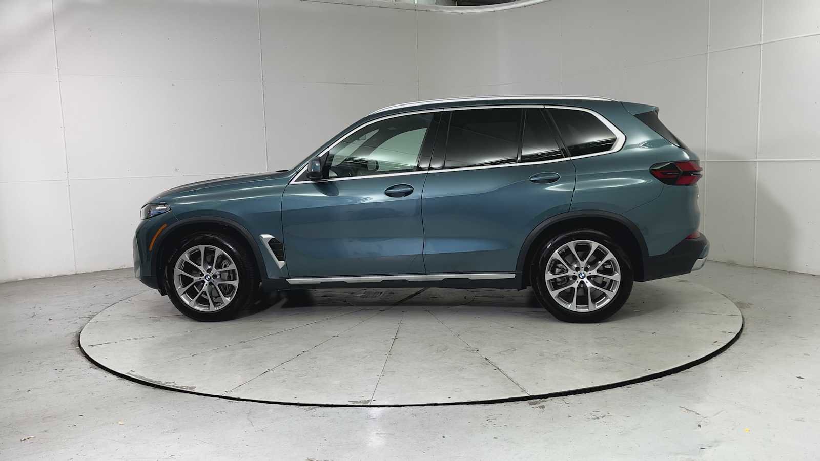Certified 2026 BMW X5 xDrive40i image 4