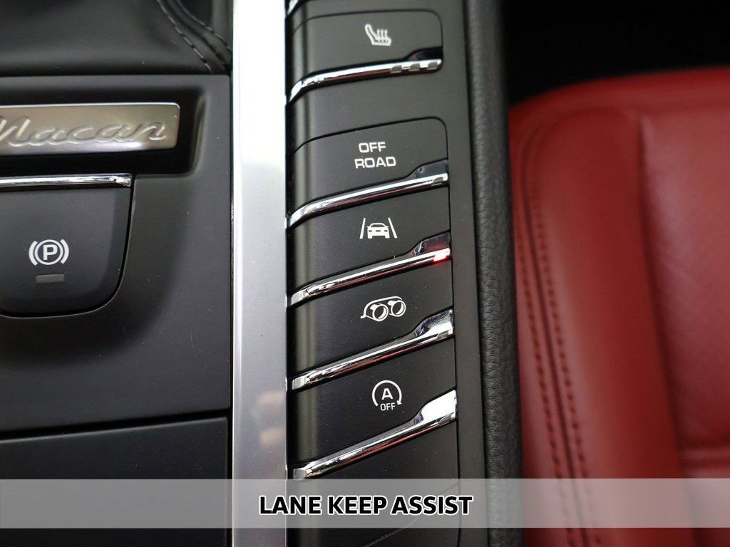 Used 2018 Porsche Macan GTS w/ Premium Package Plus image 6