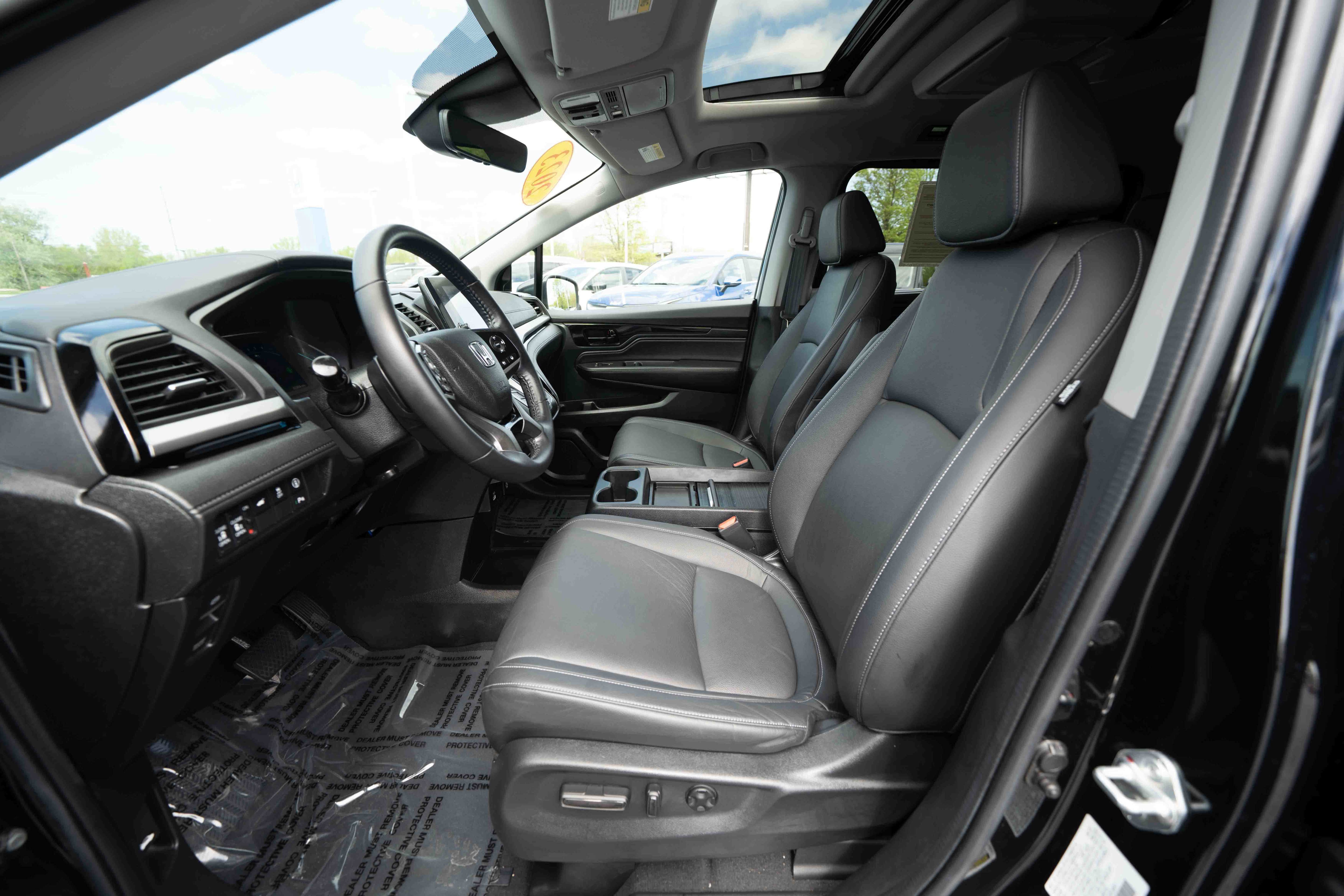 Used 2023 Honda Odyssey Touring image 9