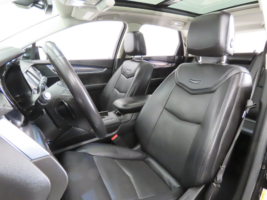 Used 2018 Cadillac XT5 Premium Luxury AWD/4WD image 5