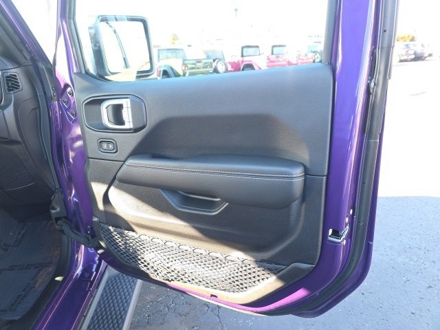 Used 2023 Jeep Wrangler Unlimited Sahara w/ Cold Weather Group image 36