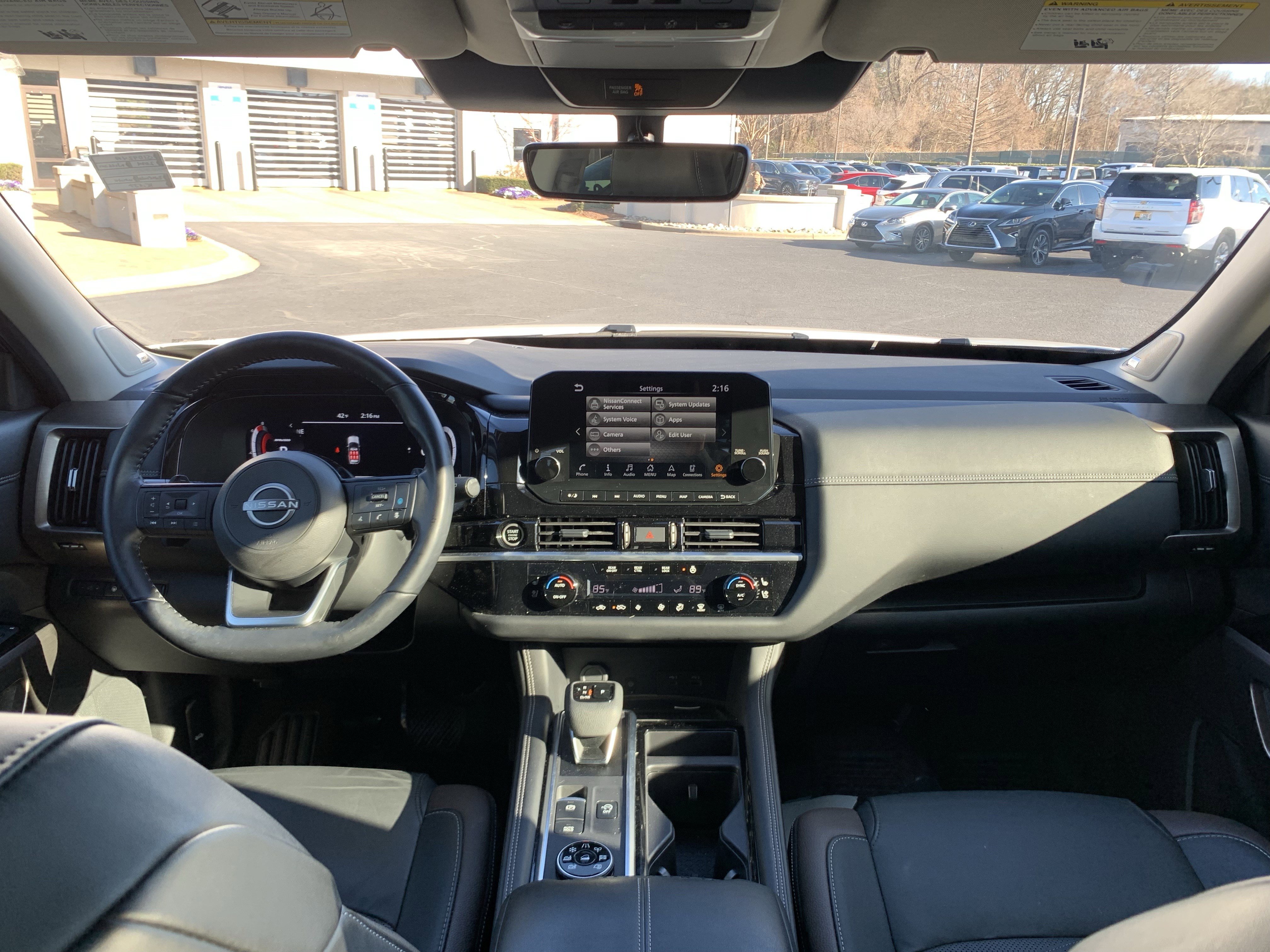 Used 2024 Nissan Pathfinder Platinum w/ Cargo Package image 30