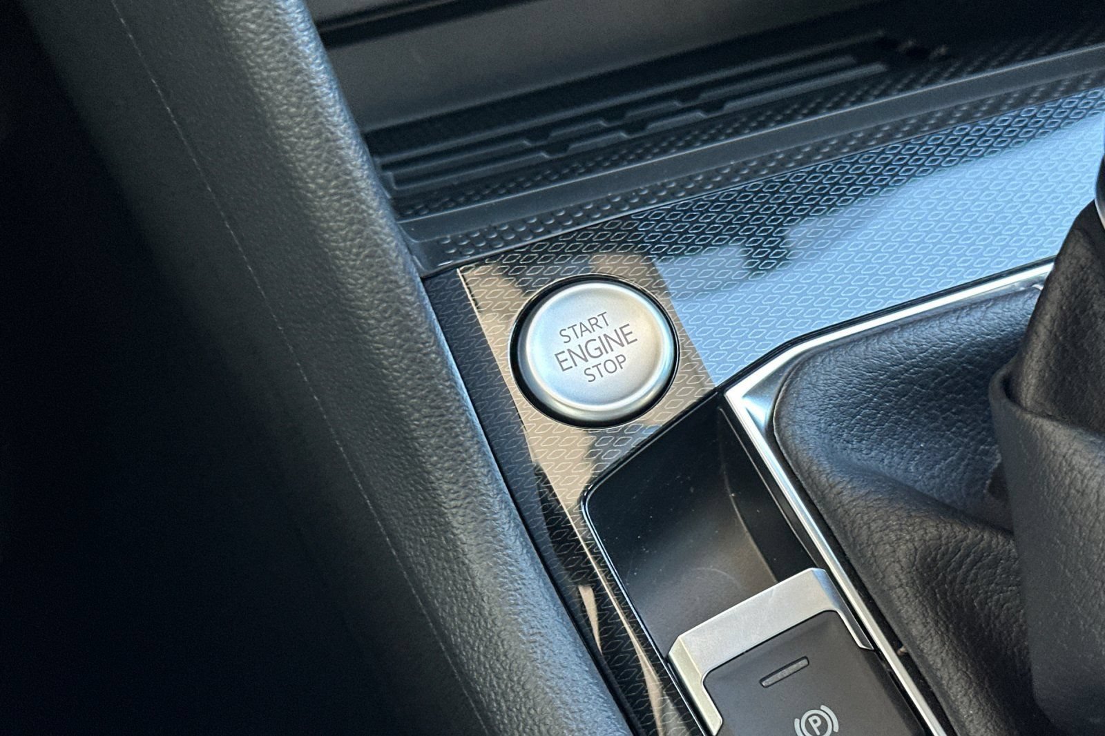 New 2026 Volkswagen Taos SE FWD image 22