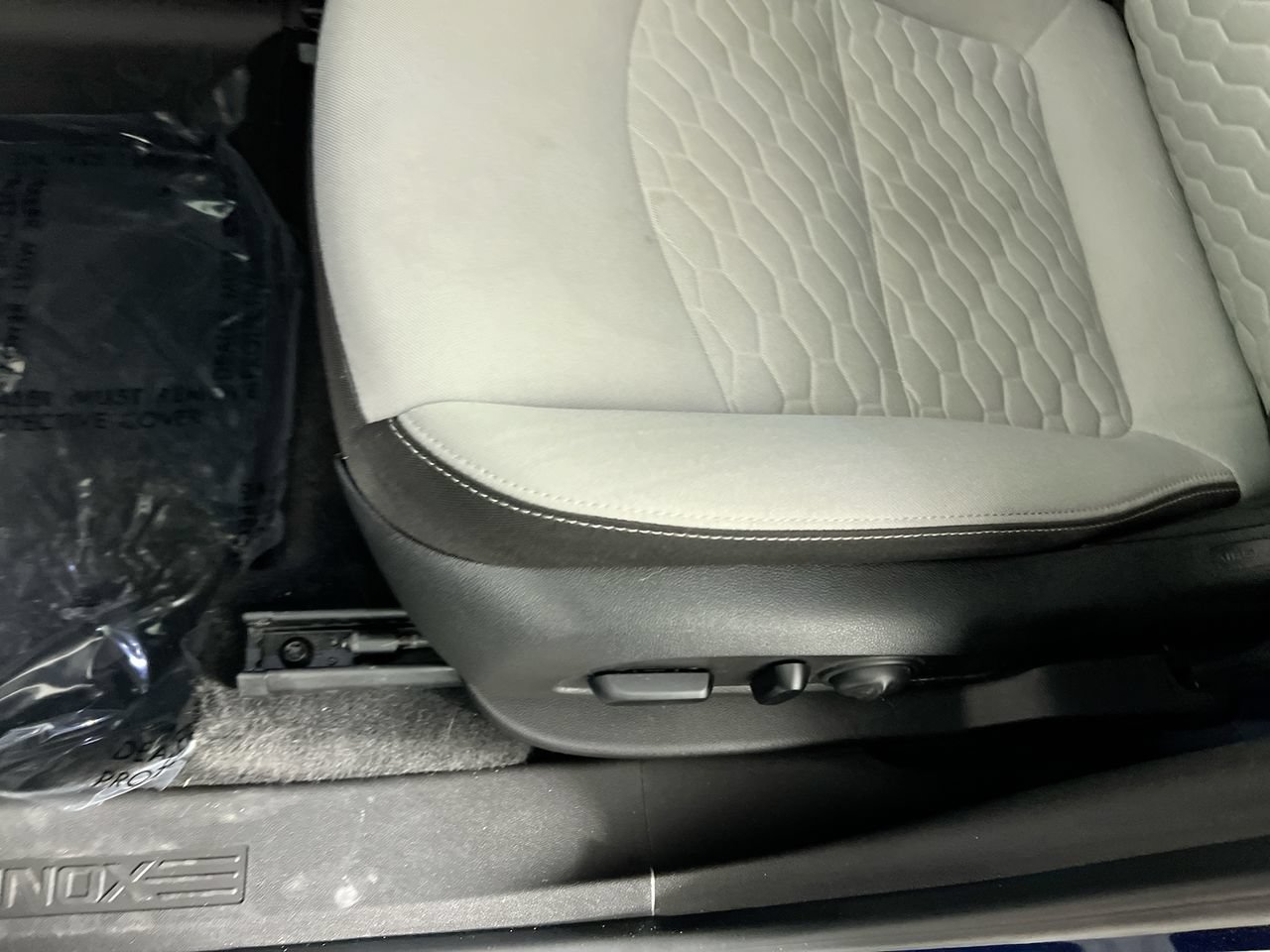 Used 2020 Chevrolet Equinox LT FWD image 11