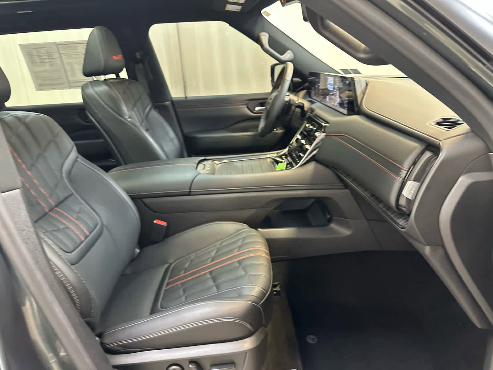 Certified 2025 Nissan Armada PRO-4X w/ Pro-4X Premium Package AWD/4WD image 14