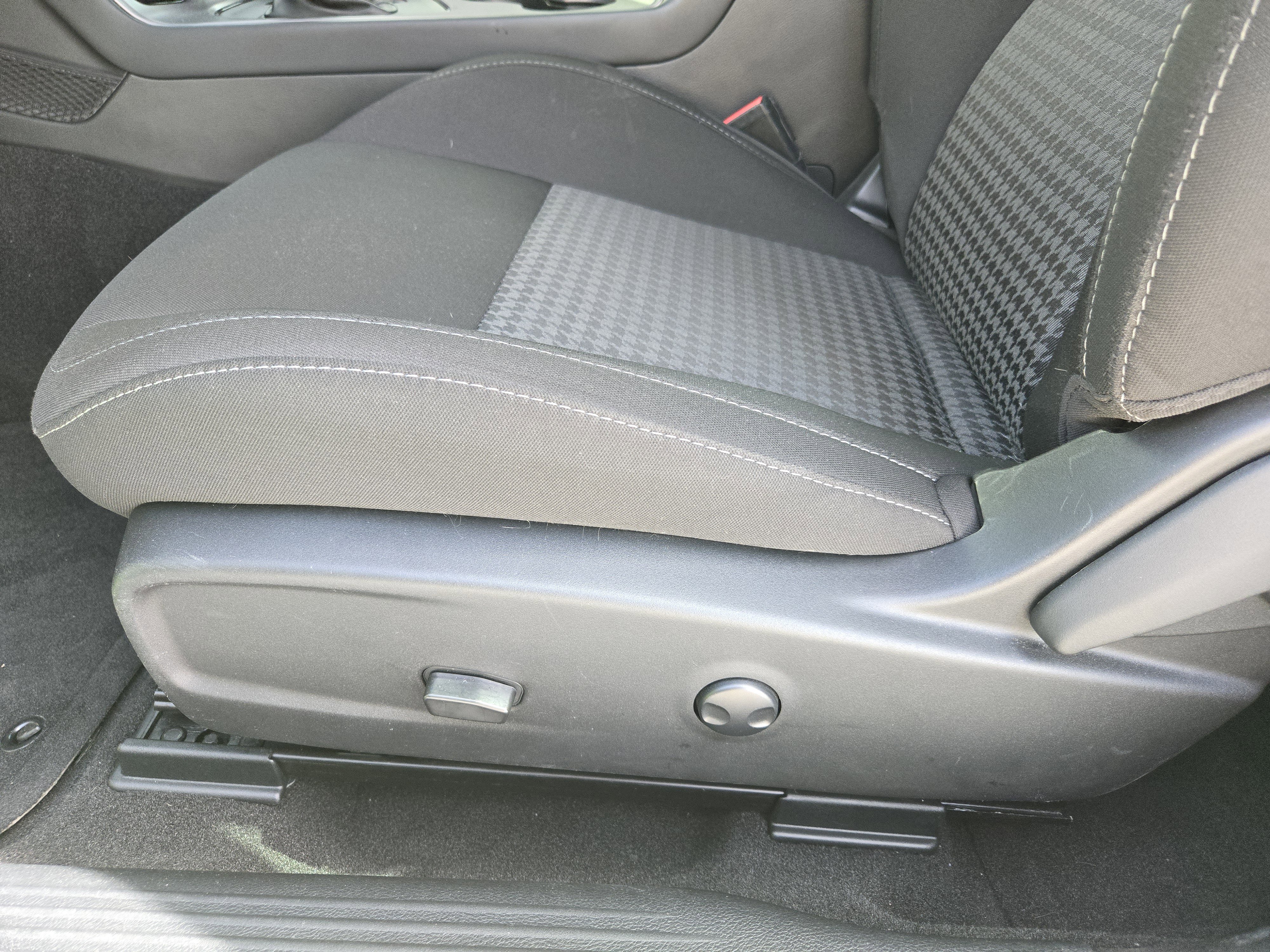 Used 2023 Dodge Challenger R/T w/ Blacktop Package RWD image 26