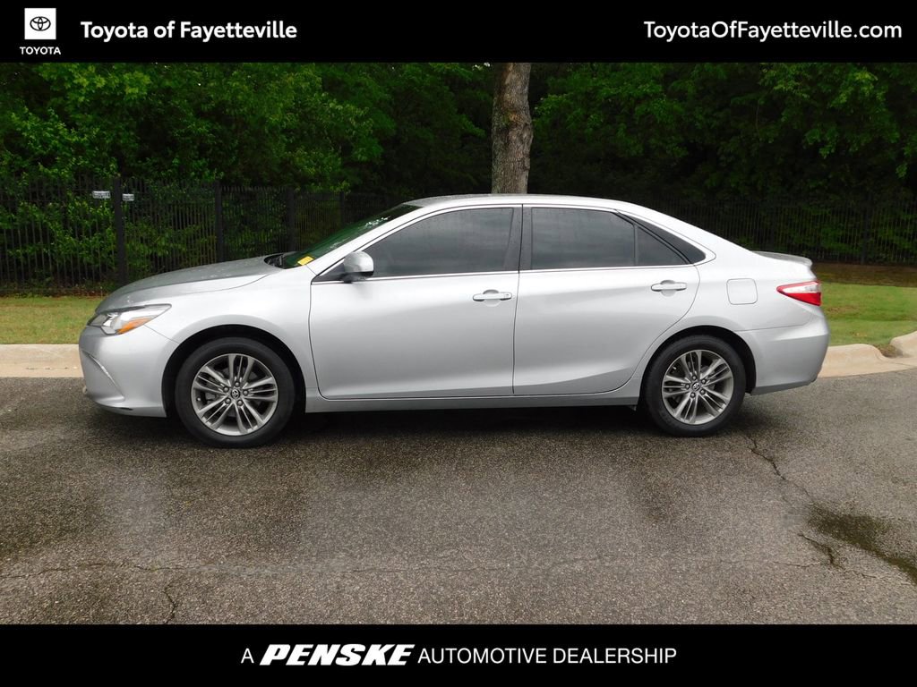 Used 2017 Toyota Camry SE FWD image 2