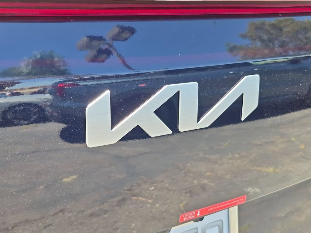 New 2026 Kia Carnival EX FWD image 31