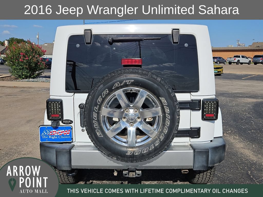 Used 2016 Jeep Wrangler Unlimited Sahara w/ Connectivity Group AWD/4WD image 10