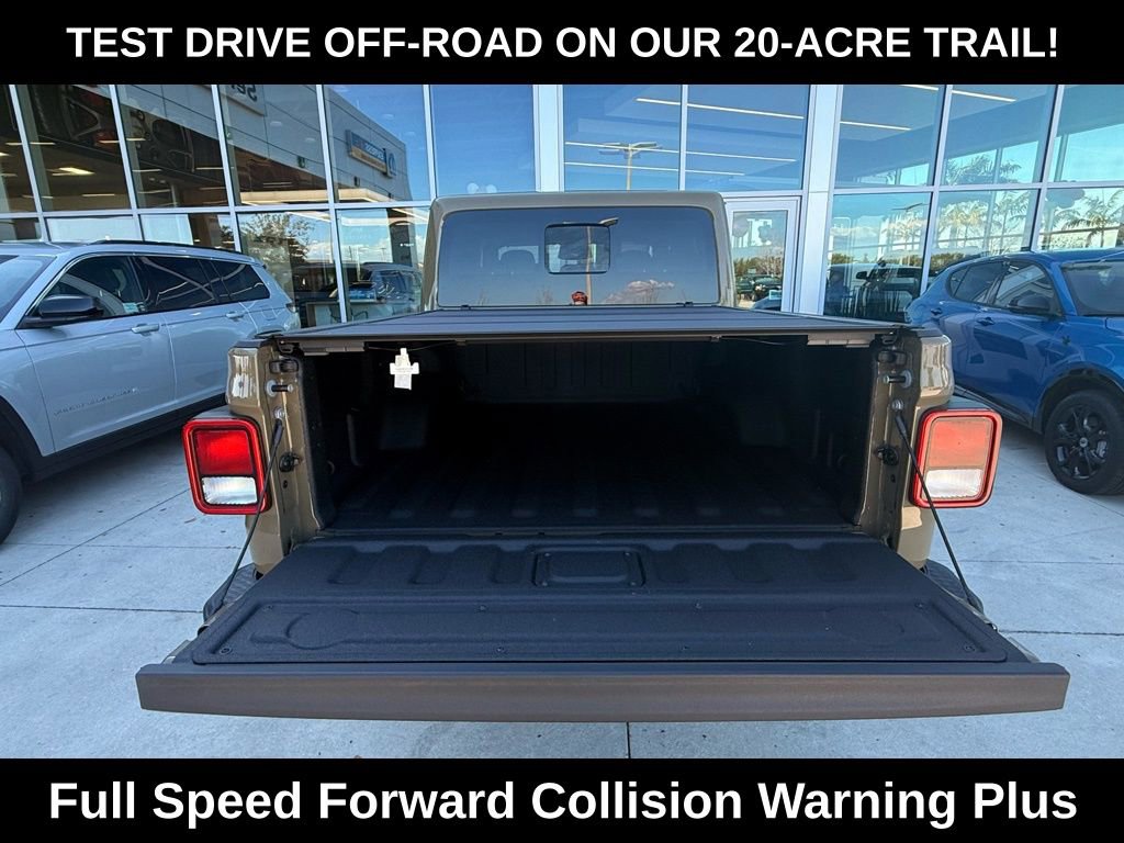 New 2026 Jeep Gladiator Sahara image 34