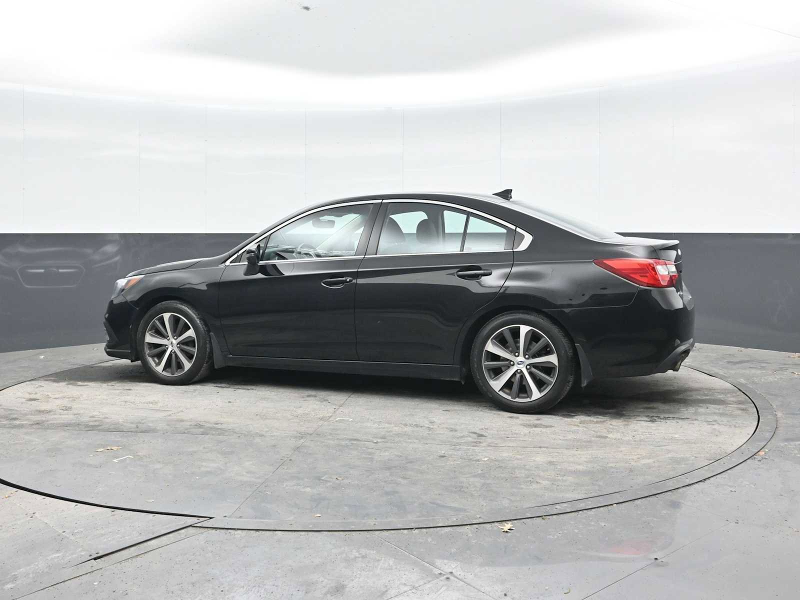 Used 2018 Subaru Legacy 2.5i Limited AWD/4WD image 2
