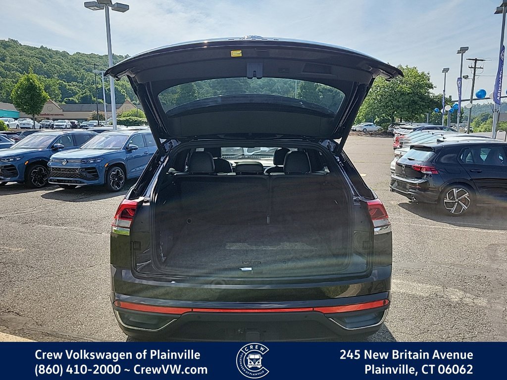 Certified 2023 Volkswagen Atlas Cross Sport SE w/ Panoramic Sunroof Package AWD/4WD image 55