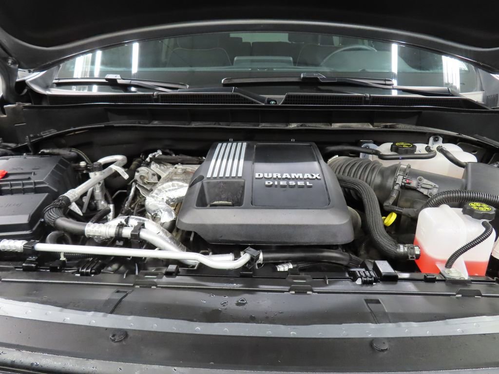 Used 2024 GMC Yukon SLT w/ SLT Luxury Package image 32