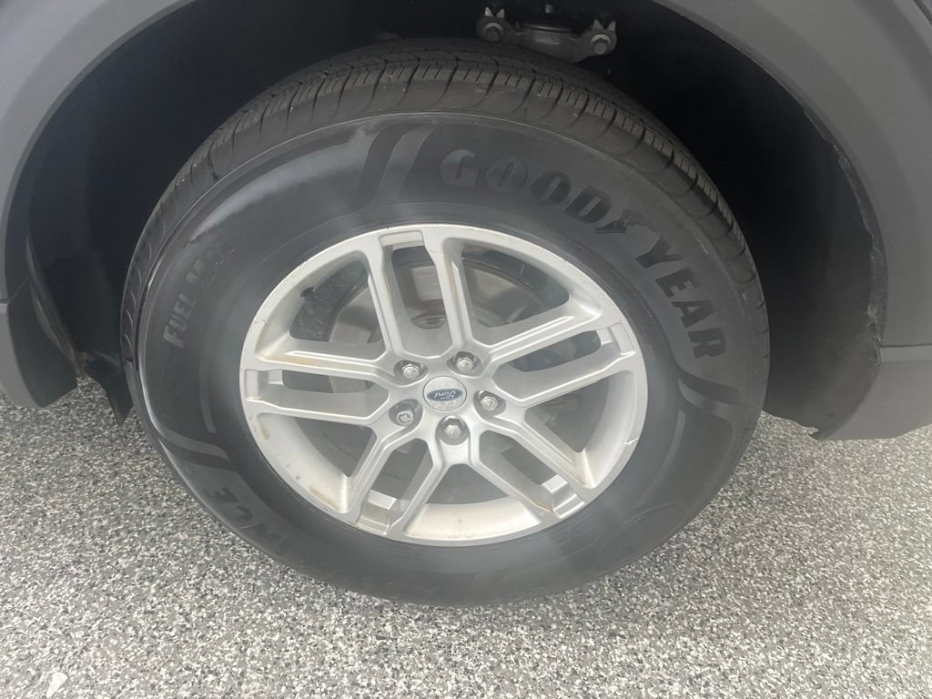 Used 2025 Ford Explorer Active AWD/4WD image 44