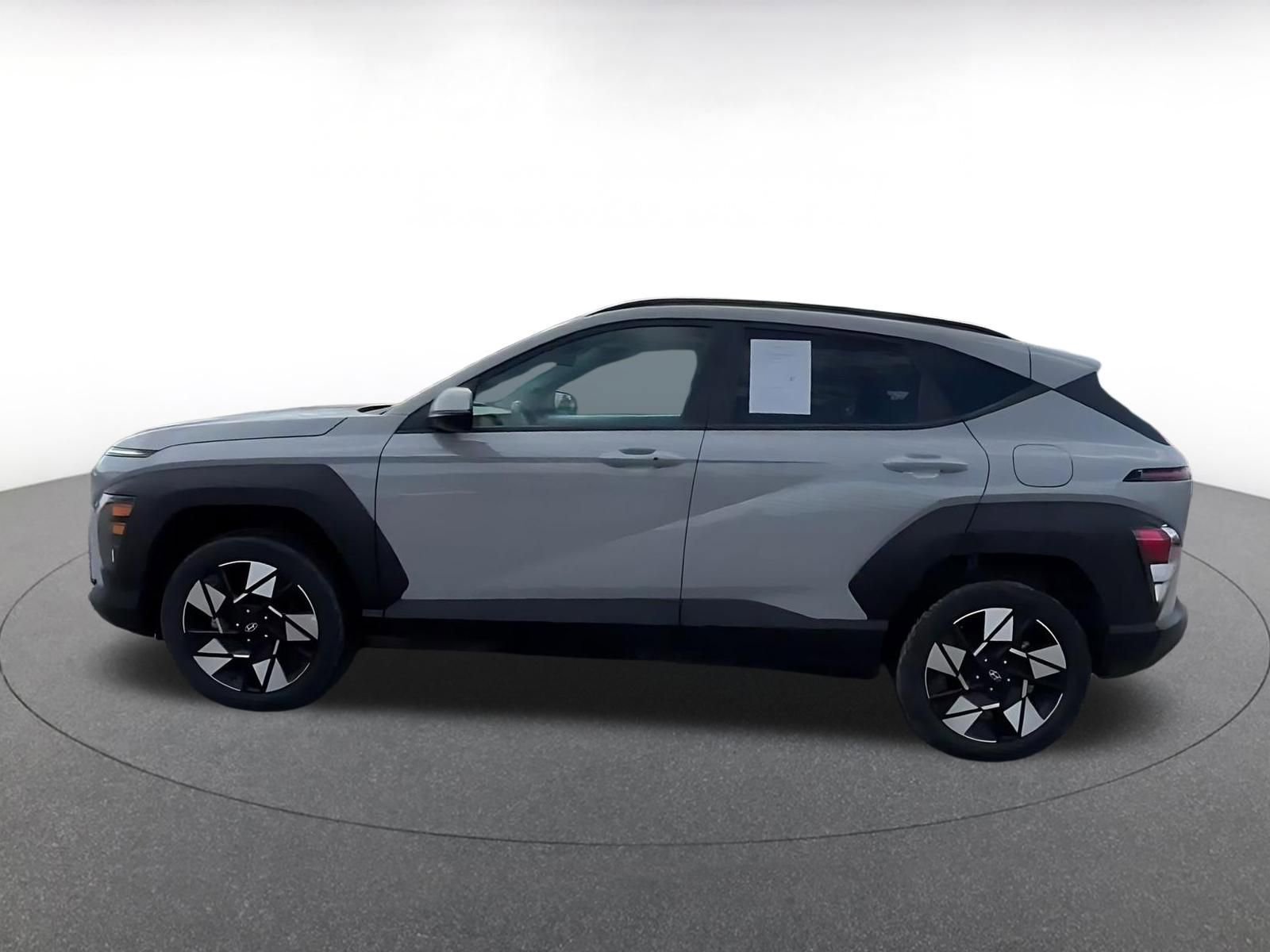 Used 2025 Hyundai Kona SEL image 9