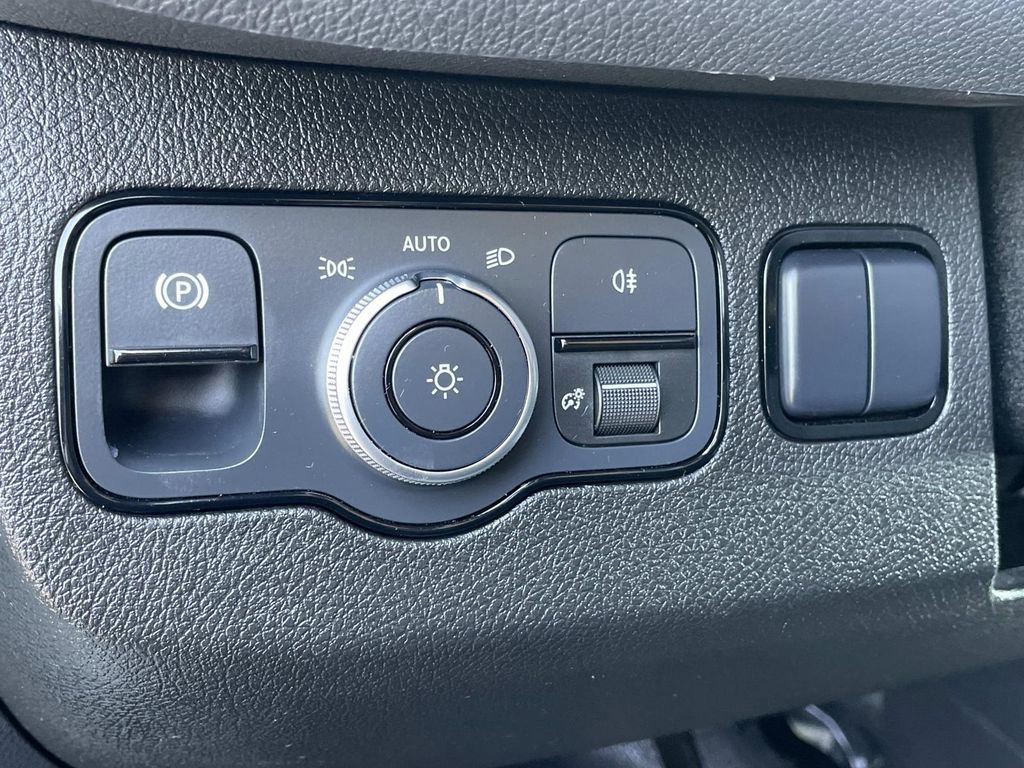Used 2023 Mercedes-Benz Sprinter 2500 image 30
