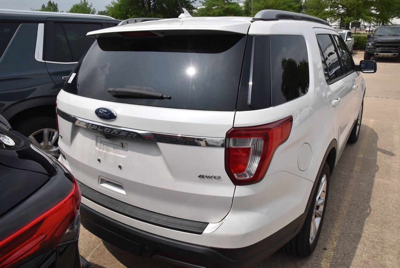 Used 2019 Ford Explorer XLT w/ Equipment Group 202A AWD/4WD image 6