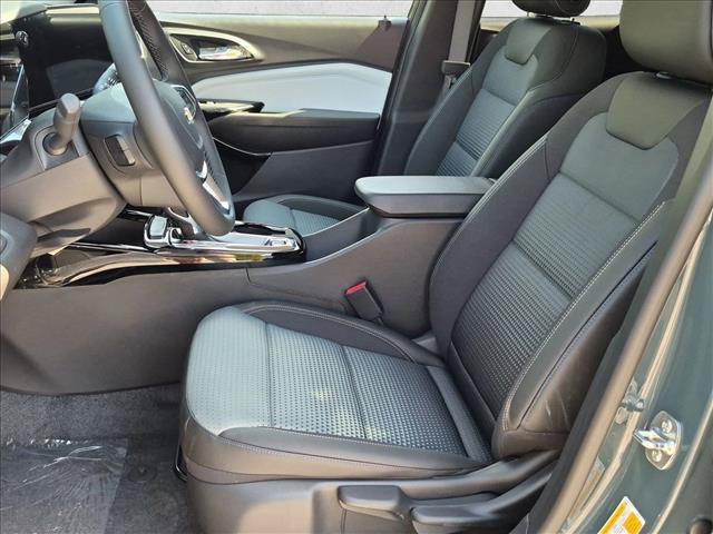 New 2026 Chevrolet Trax LT w/ Driver Confidence Package FWD image 4