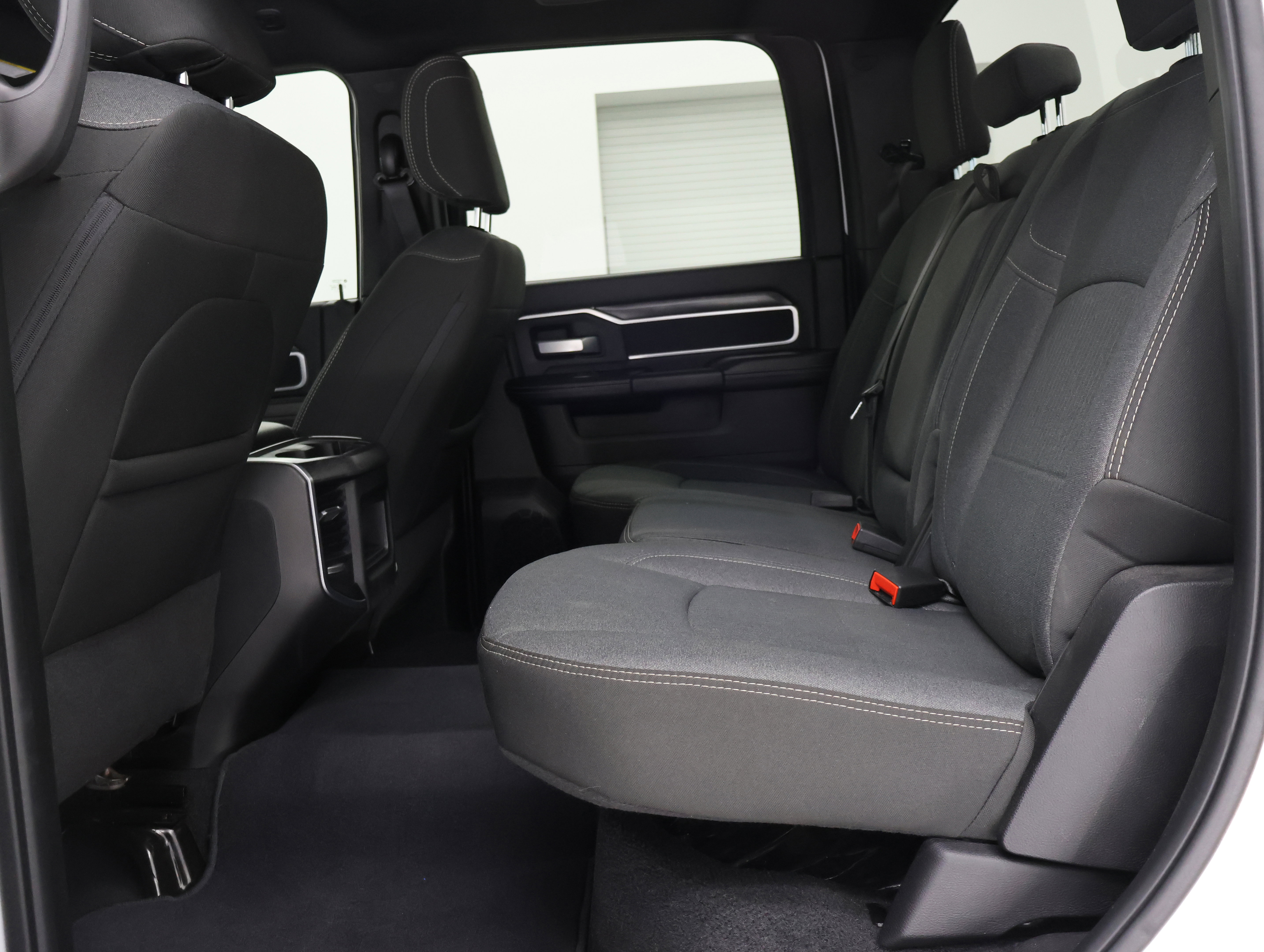 Used 2024 RAM 3500 Big Horn w/ Sport Appearance Package image 9