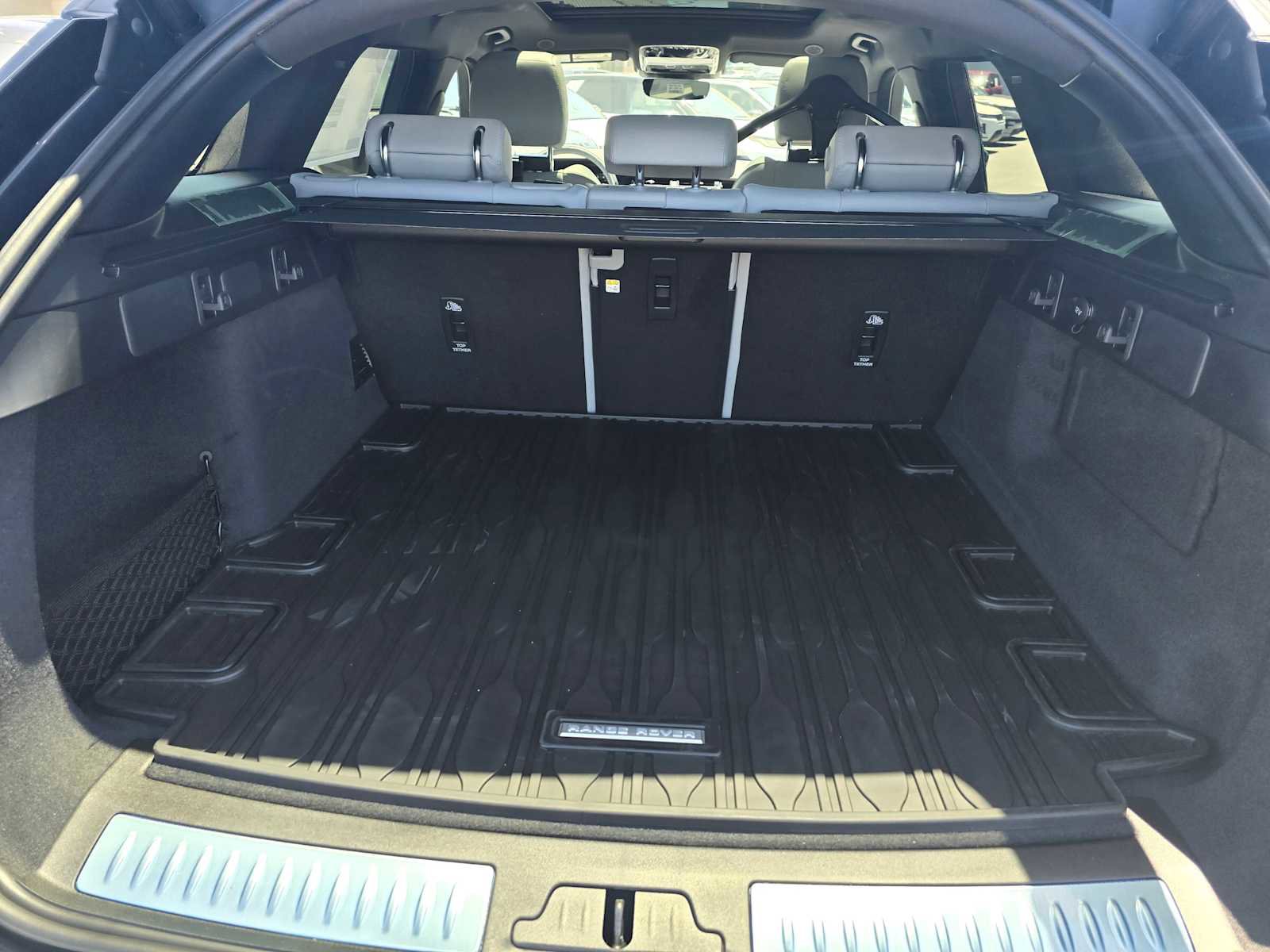 Certified 2026 Land Rover Range Rover Velar Dynamic SE image 17