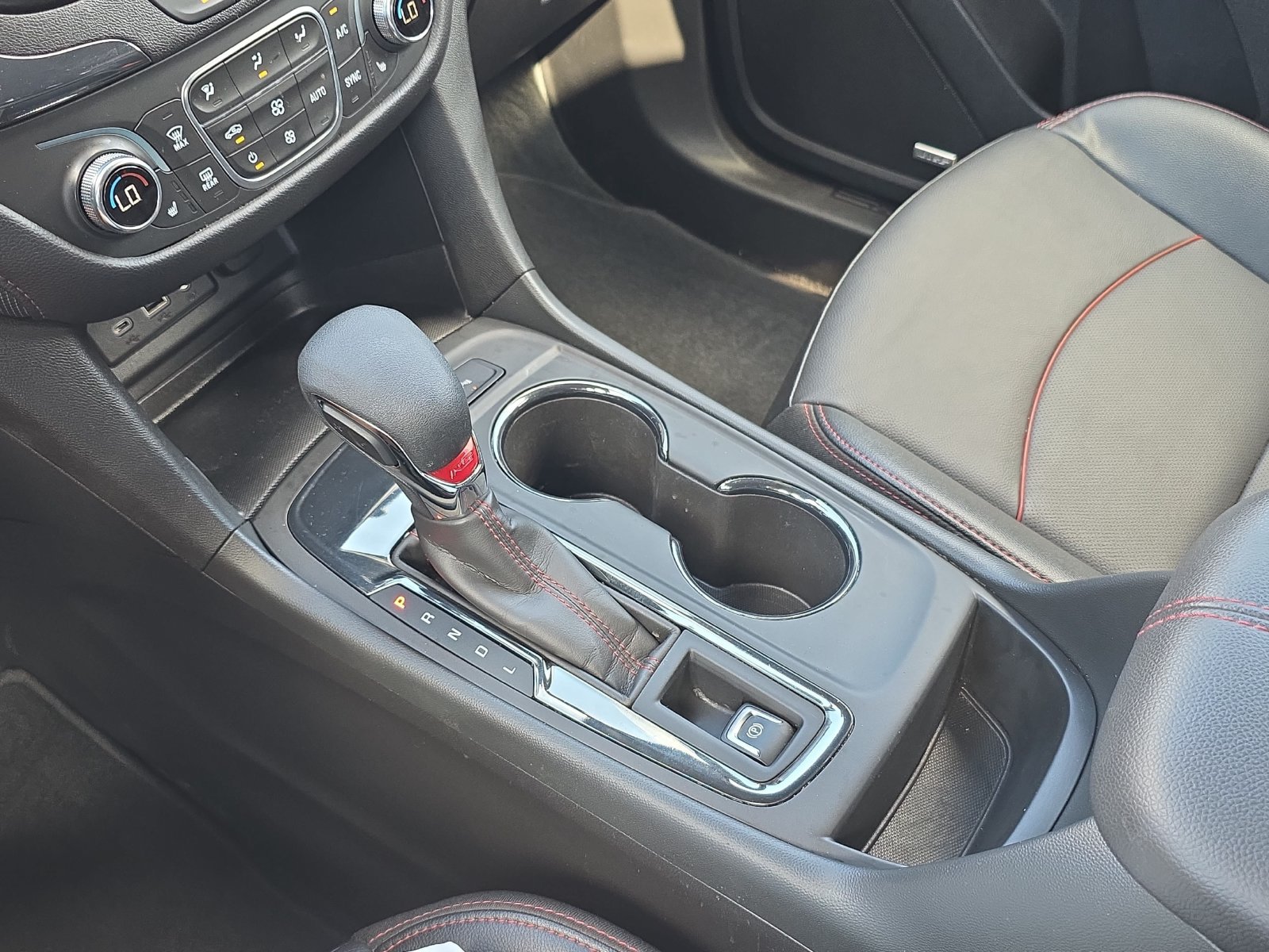 Used 2024 Chevrolet Equinox RS w/ RS Leather Package FWD image 21