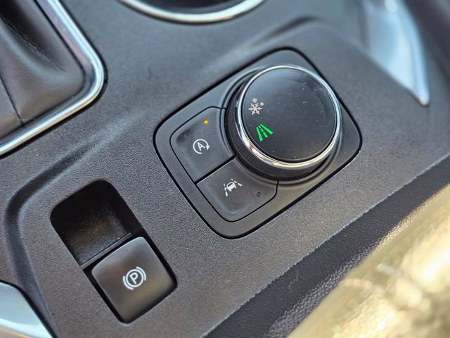 Used 2023 Chevrolet Traverse LT image 32