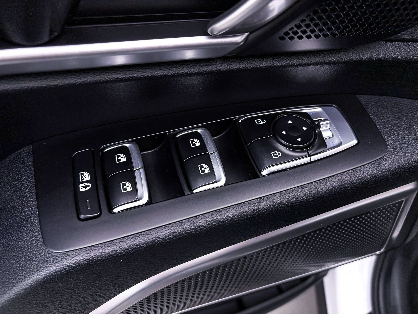 Used 2024 Kia Telluride S FWD image 17