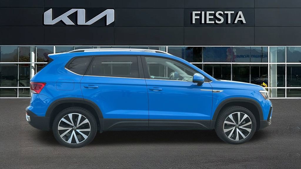 Used 2024 Volkswagen Taos SE image 6