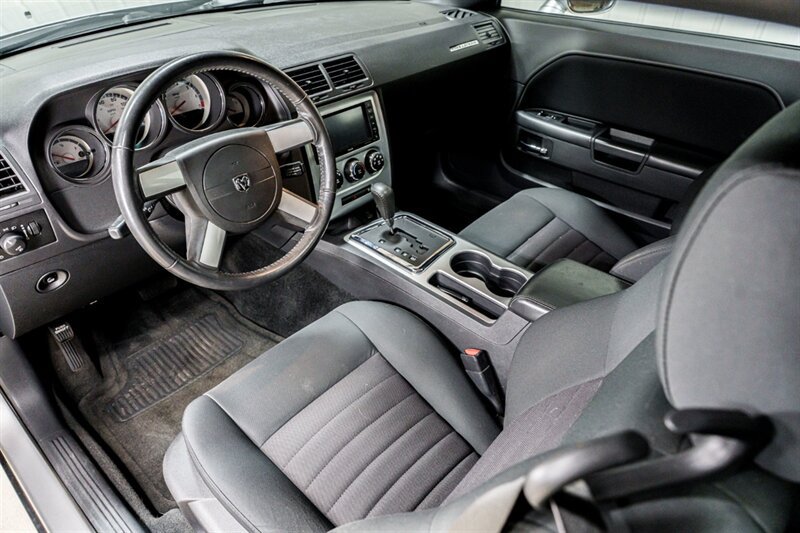 Used 2010 Dodge Challenger SE RWD image 8