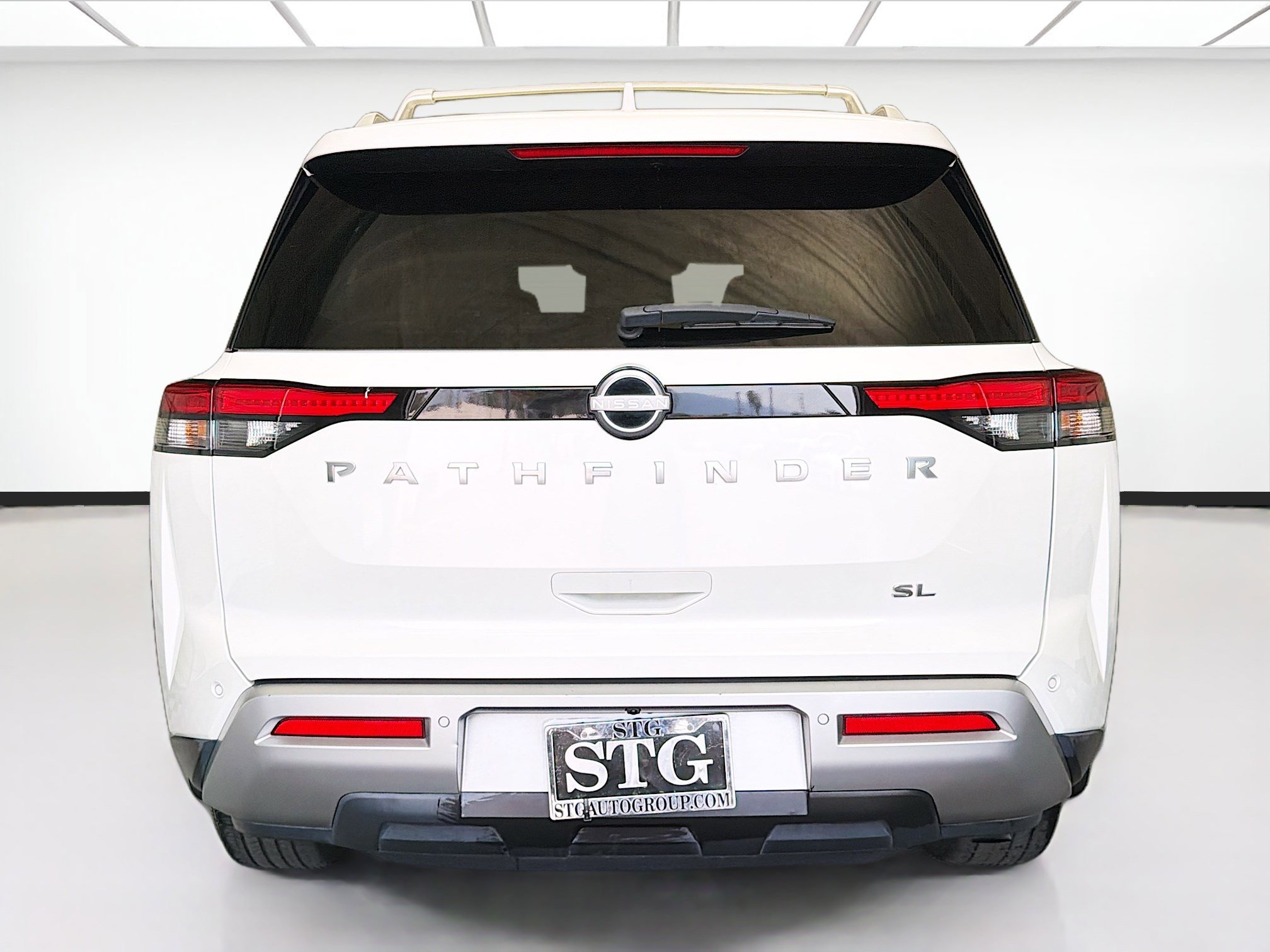Used 2023 Nissan Pathfinder SL FWD image 5