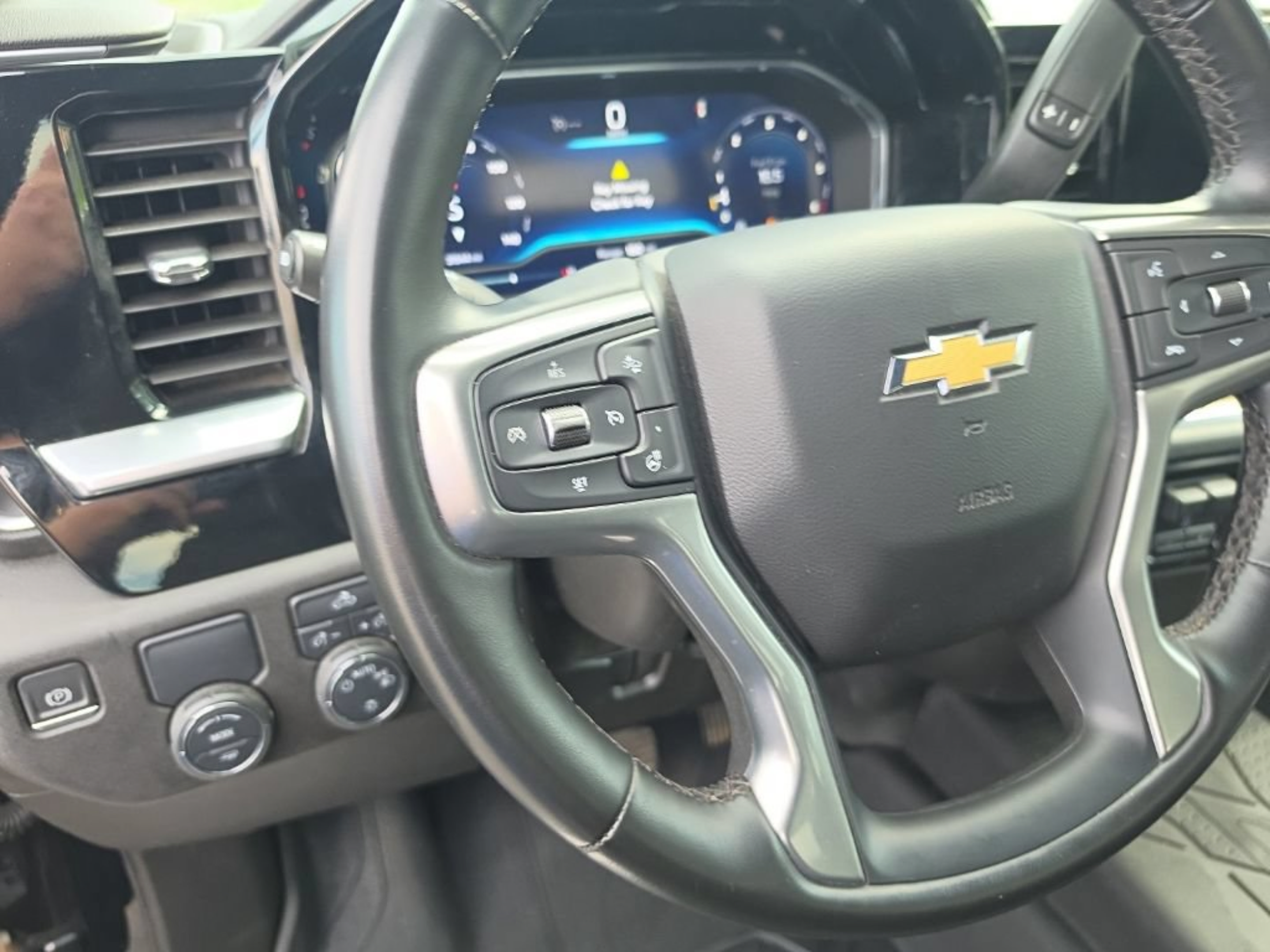 Used 2023 Chevrolet Silverado 1500 LT RWD image 14