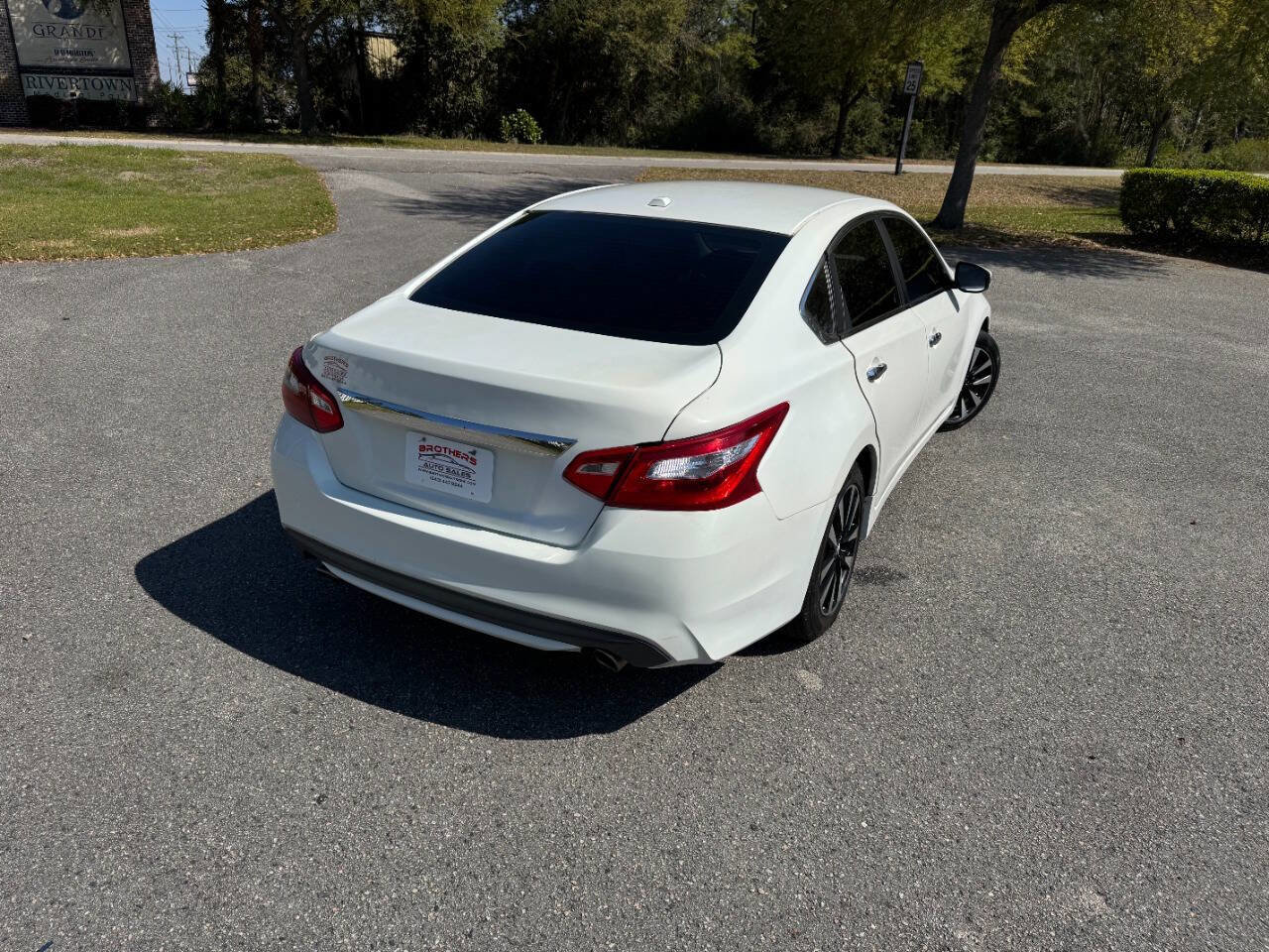 Used 2018 Nissan Altima 2.5 SL FWD image 6