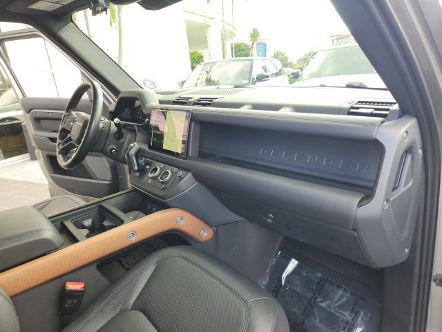 Used 2023 Land Rover Defender 110 X image 25