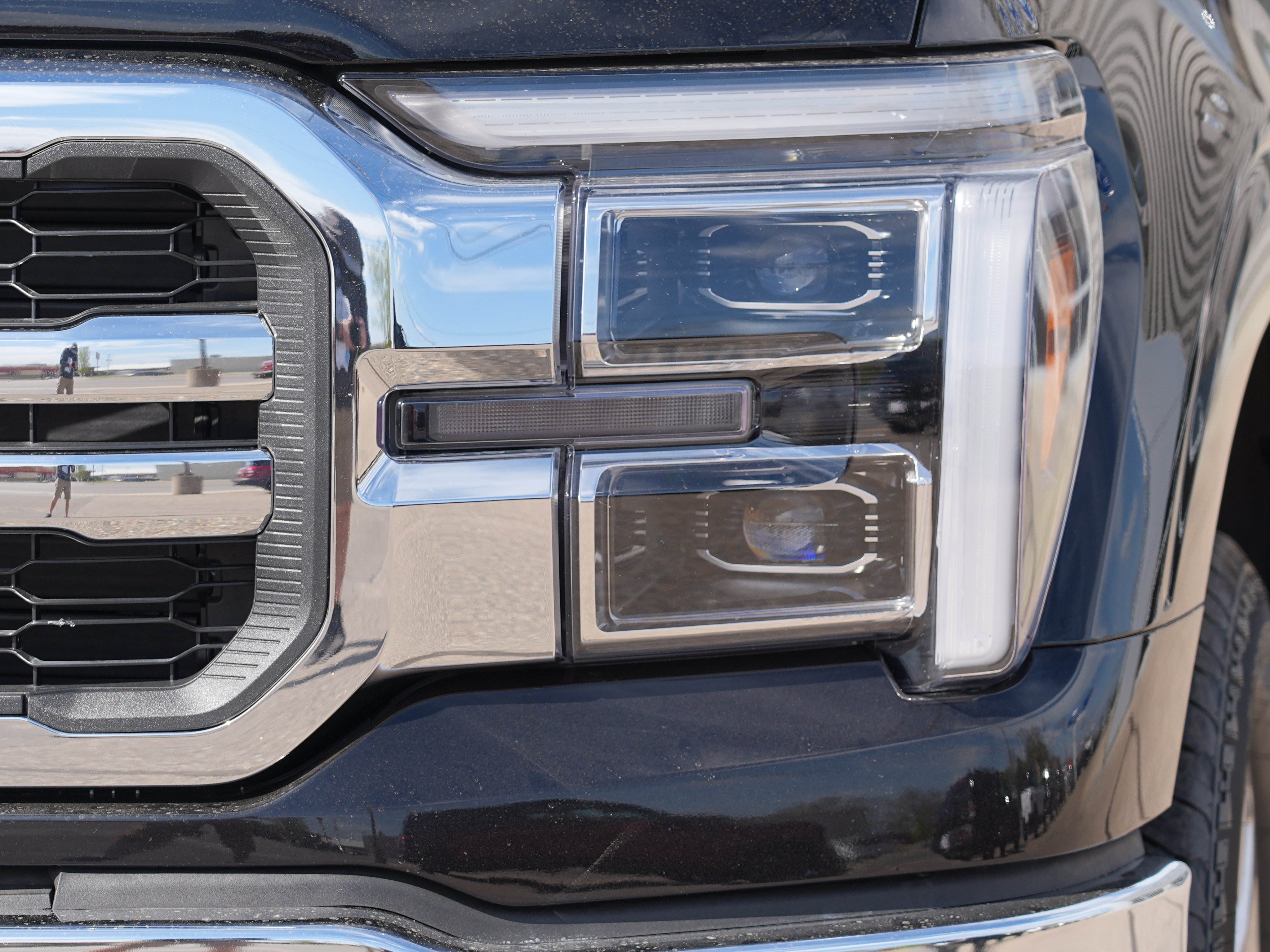 Used 2025 Ford F150 Lariat w/ Equipment Group 501A Mid AWD/4WD image 12