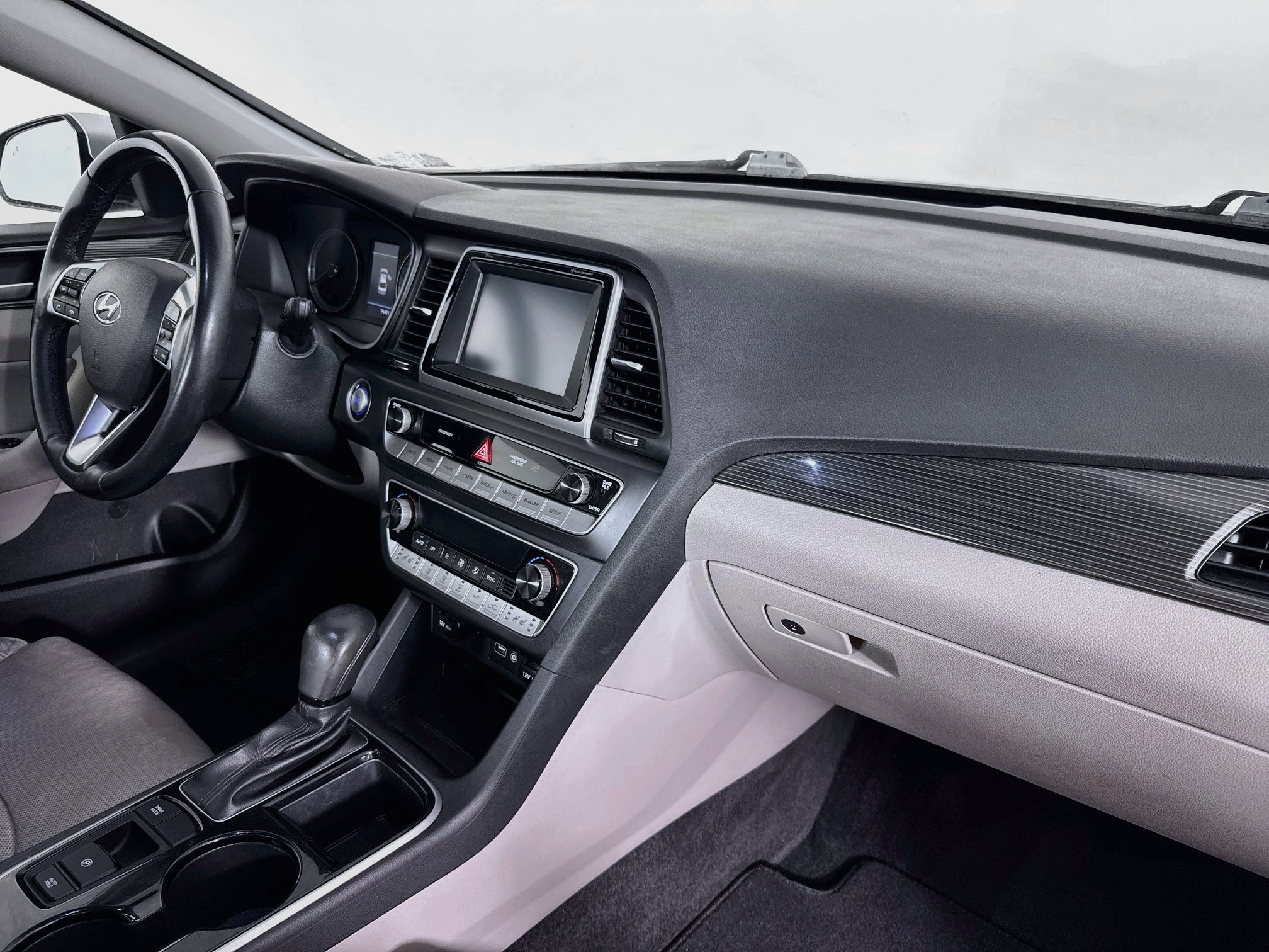 Used 2019 Hyundai Sonata Limited FWD image 28
