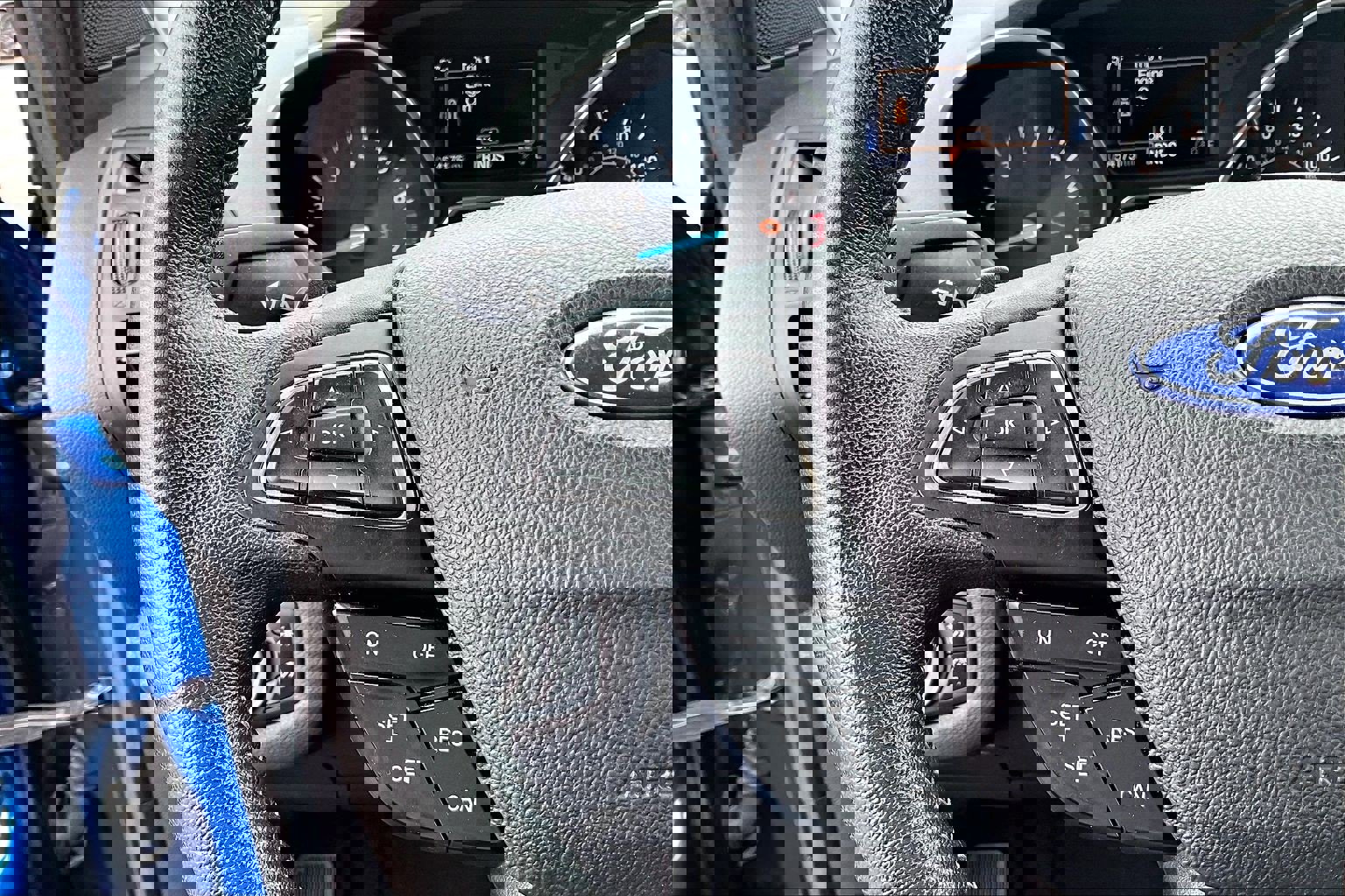 Used 2017 Ford Escape SE w/ SE Sport Appearance Package FWD image 11