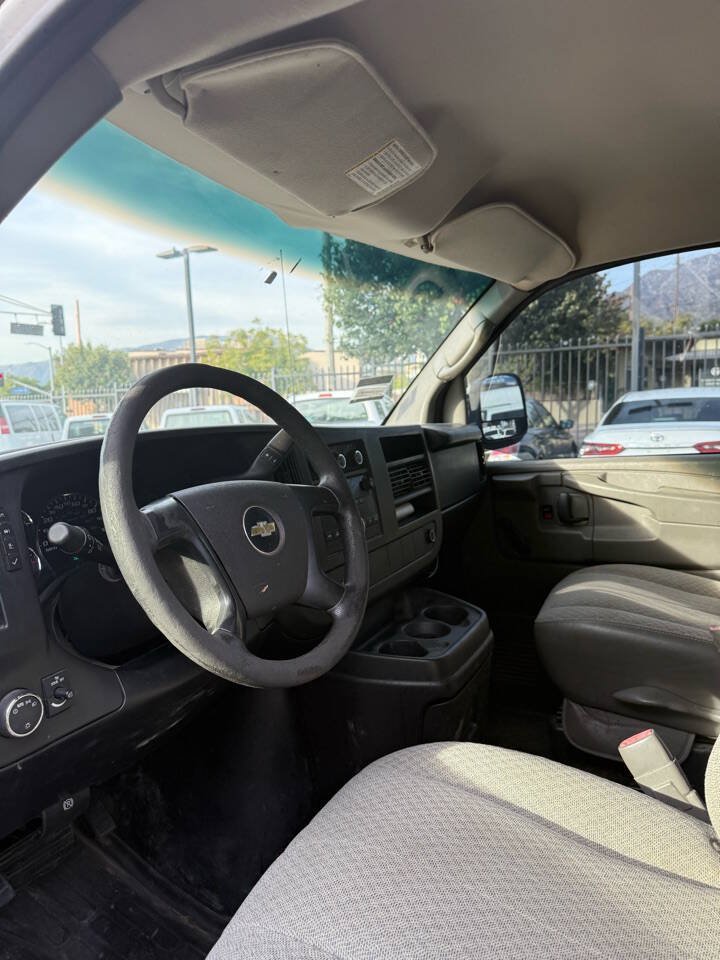 Used 2012 Chevrolet Express 2500 RWD image 11