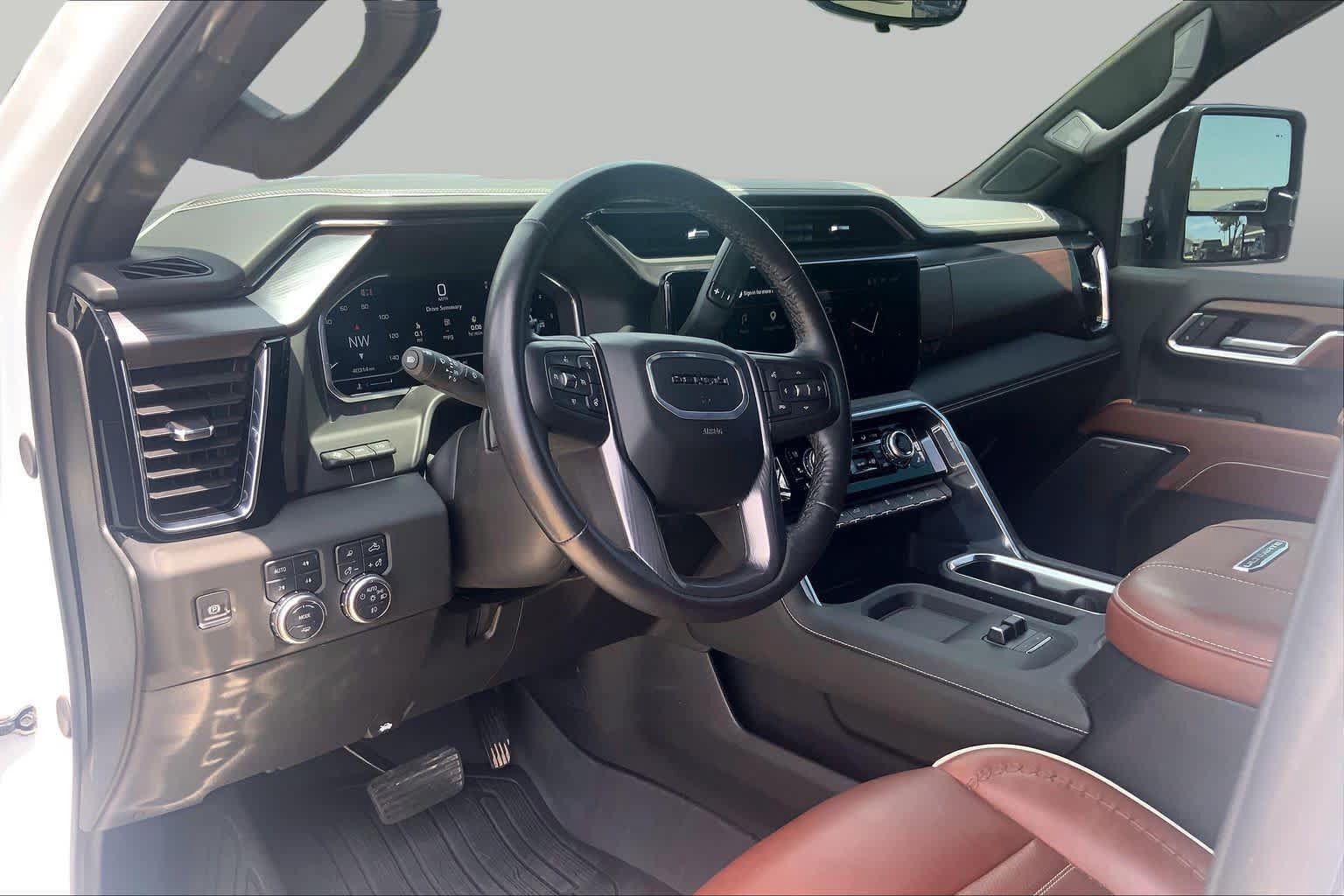 Certified 2025 GMC Sierra 2500 Denali Ultimate AWD/4WD image 17