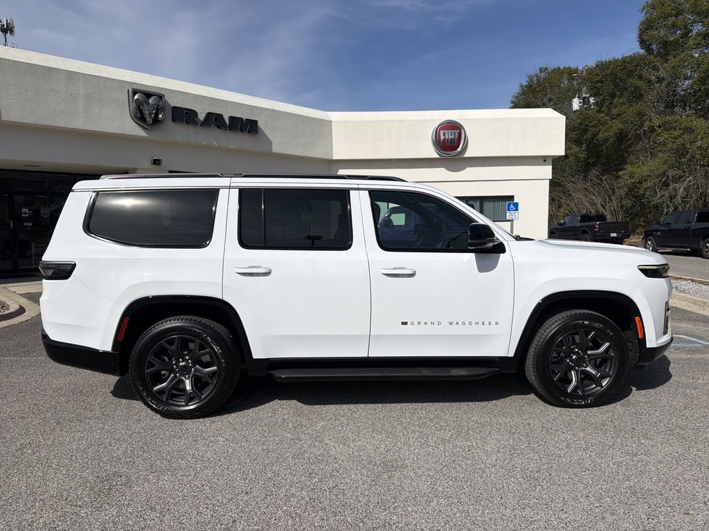 New 2026 Jeep Grand Wagoneer Limited w/ HD Trailer Tow Package image 4