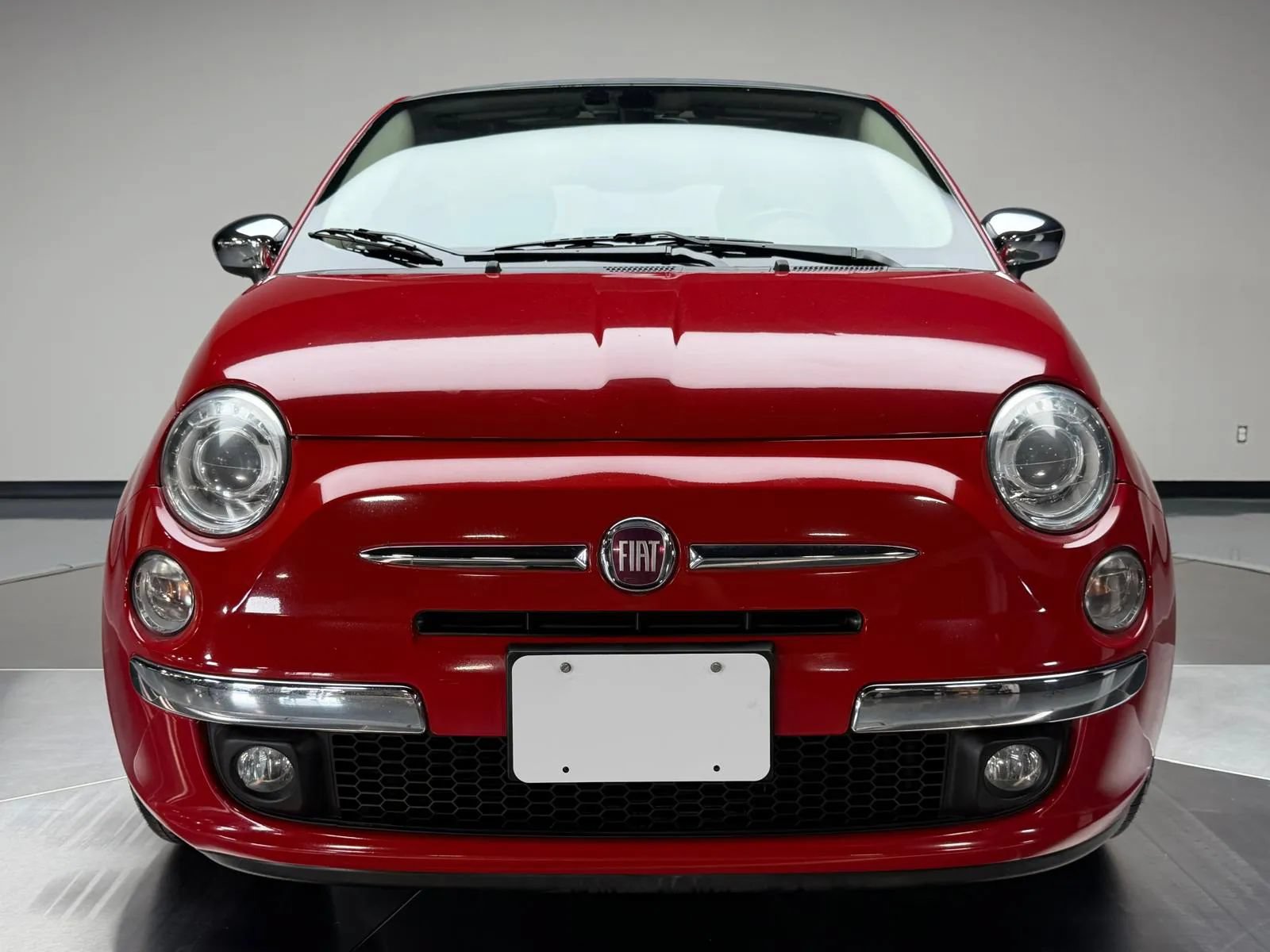 Used 2017 FIAT 500 Lounge FWD image 3