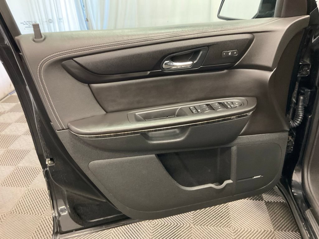 Used 2017 GMC Acadia Limited SLT AWD/4WD image 15