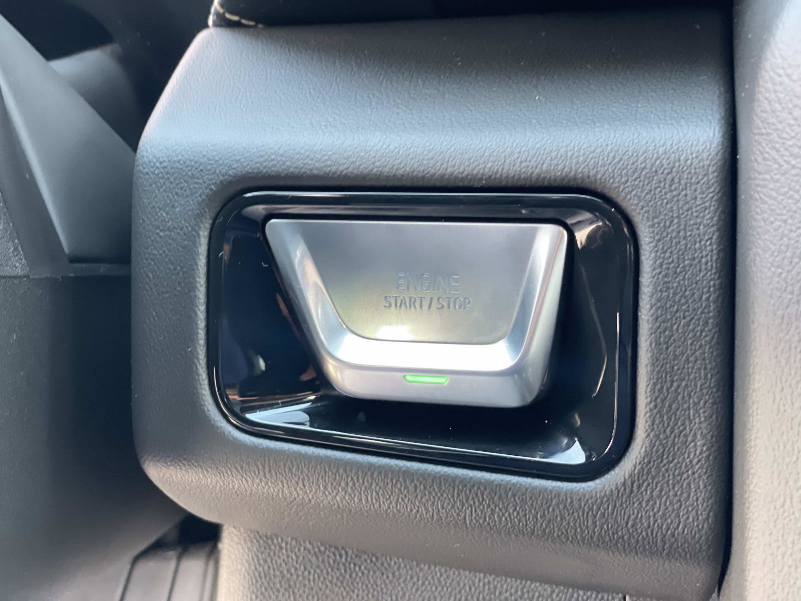 New 2026 GMC Yukon XL Elevation image 16