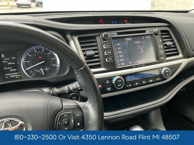 Used 2019 Toyota Highlander SE AWD/4WD image 24