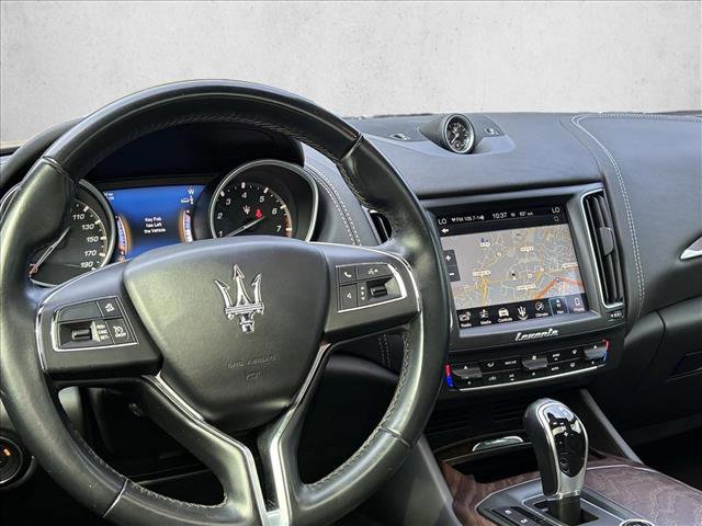 Used 2018 Maserati Levante GranLusso AWD/4WD image 13