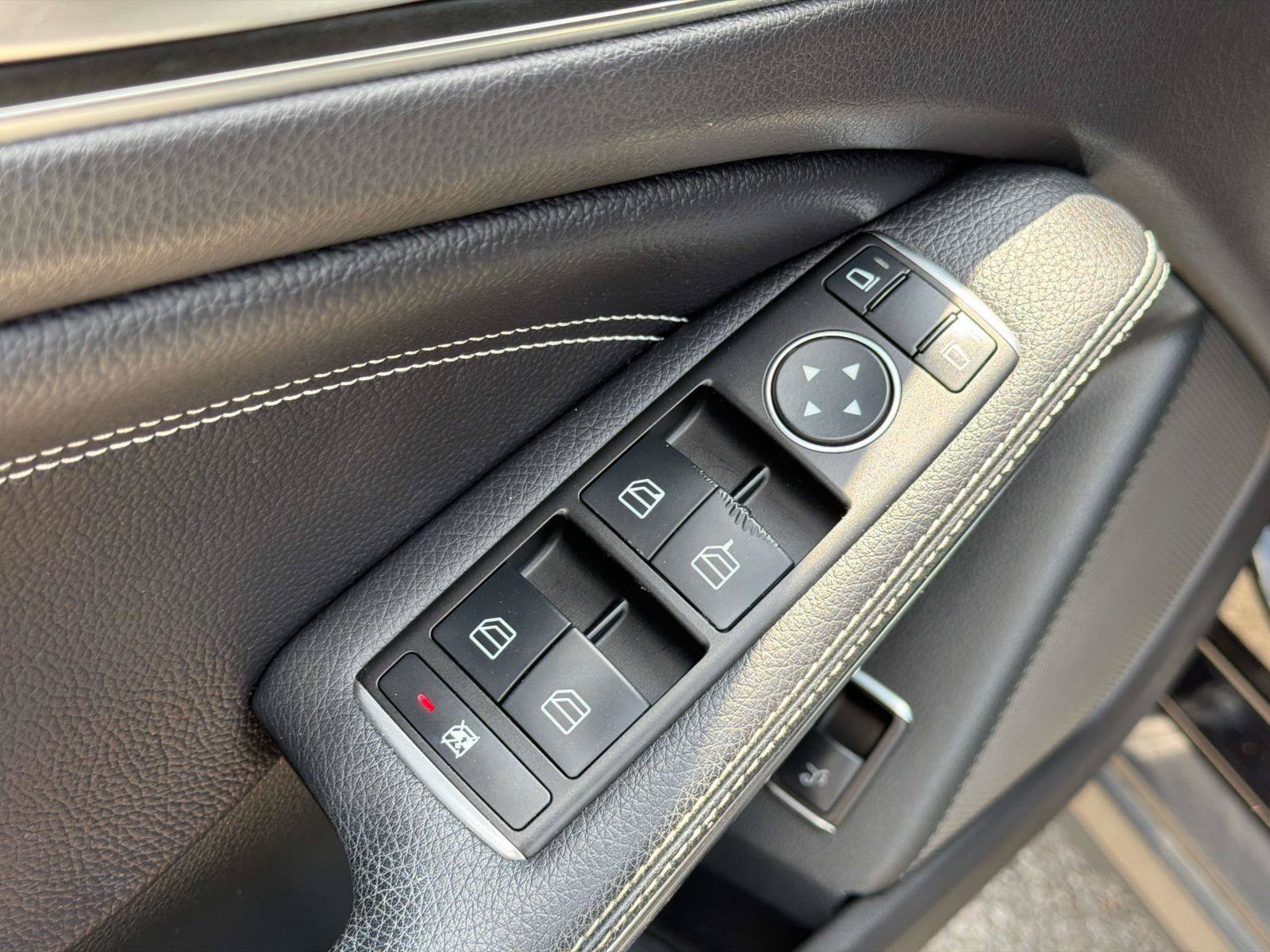 Certified 2016 Mercedes-Benz GLA 250 4MATIC image 29