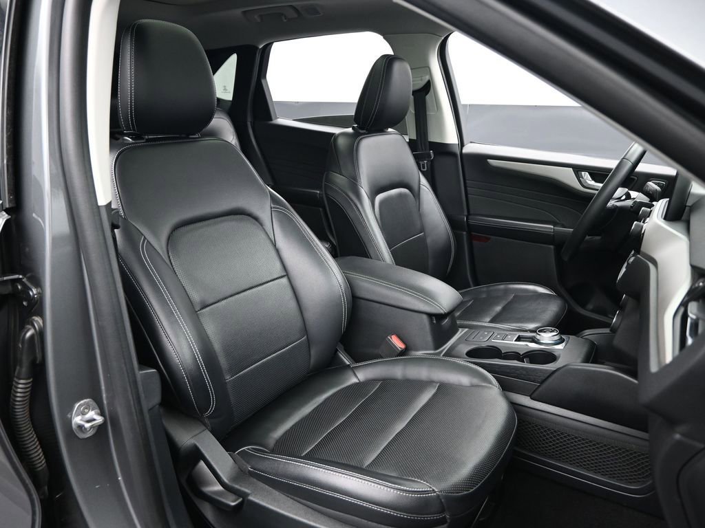 Used 2022 Ford Escape SEL w/ Technology Package AWD/4WD image 28