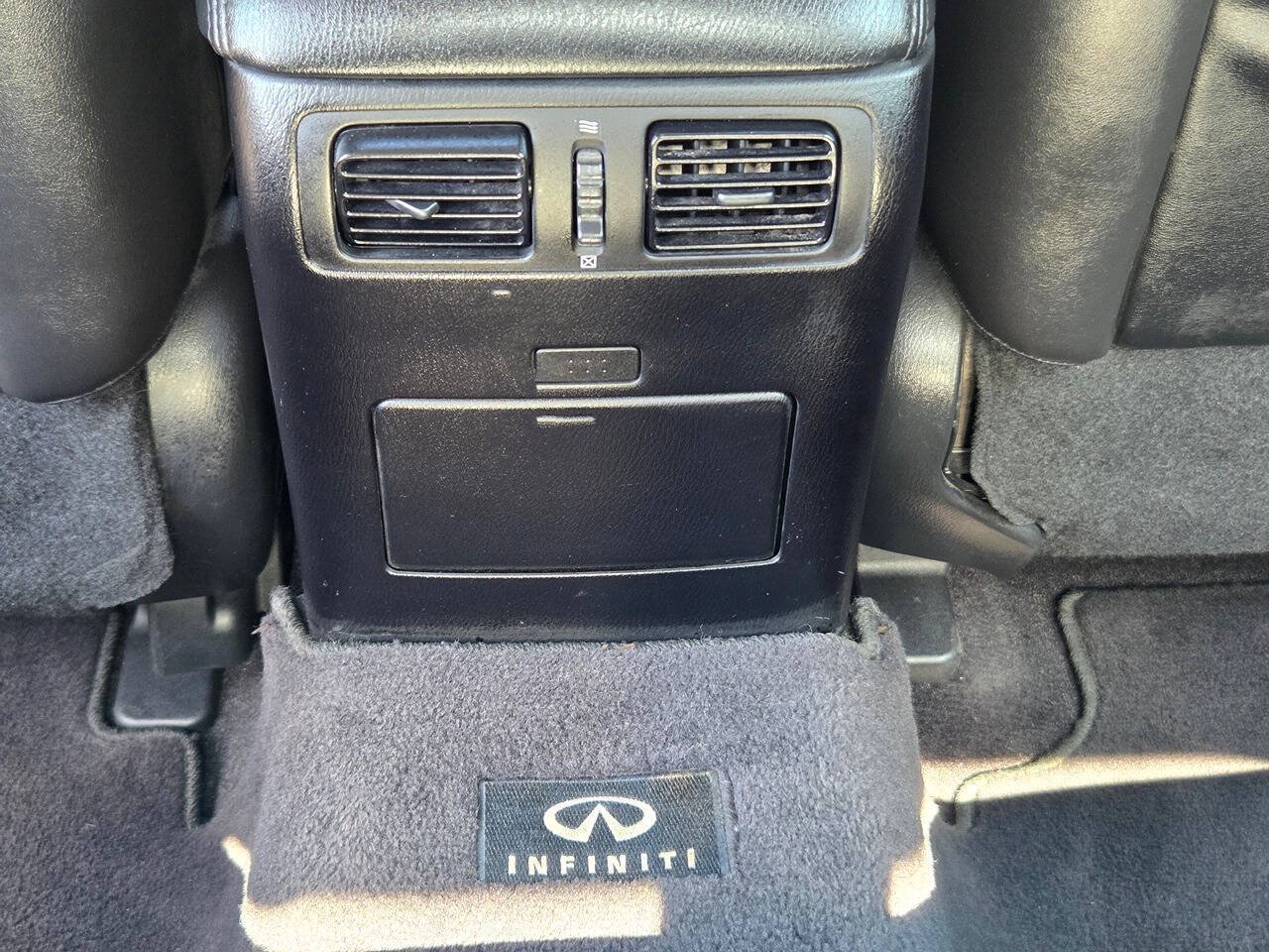 Used 2012 INFINITI M35 w/ Premium Pkg RWD image 34