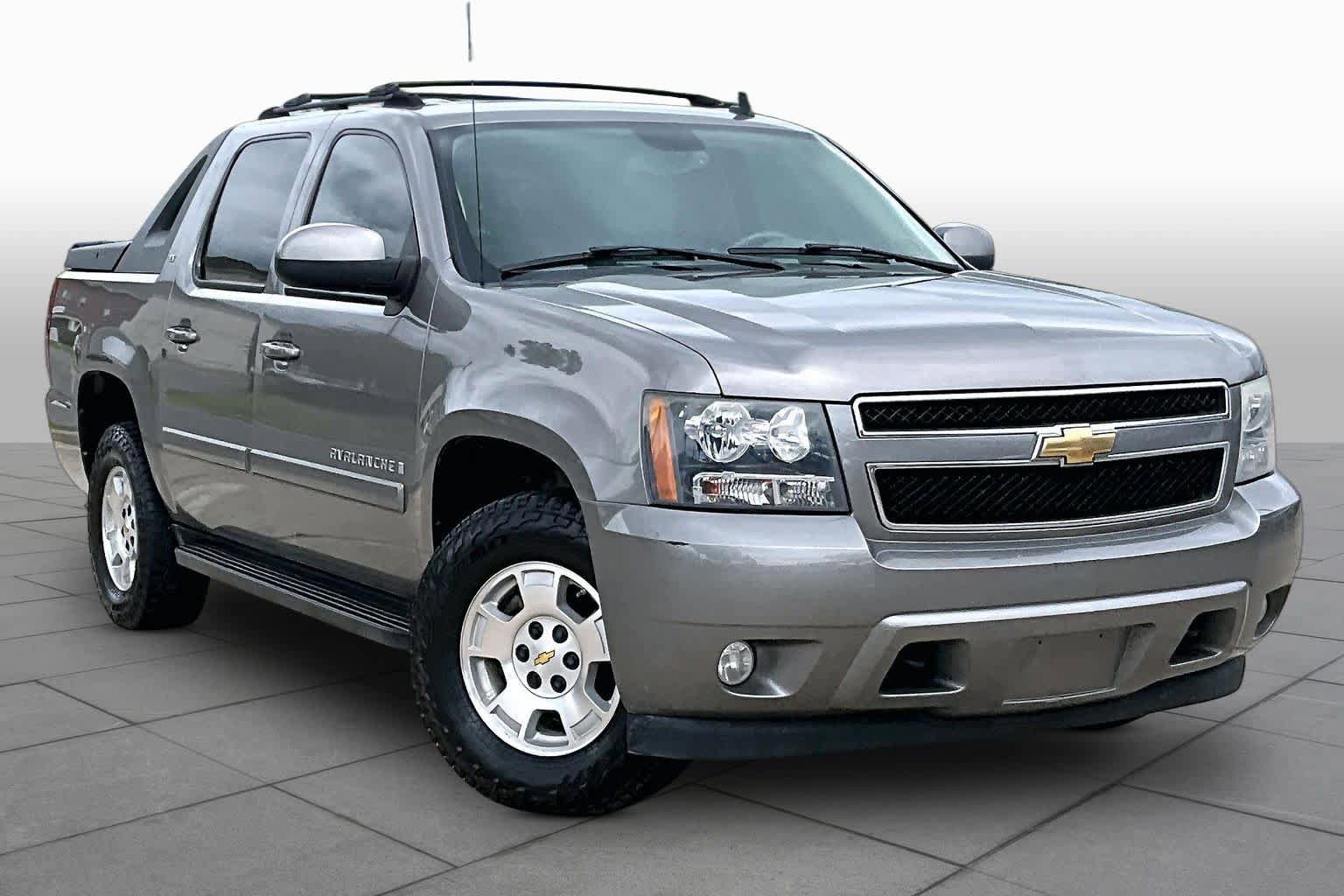 Used 2007 Chevrolet Avalanche LT w/ LT Preferred Equipment Group image 2