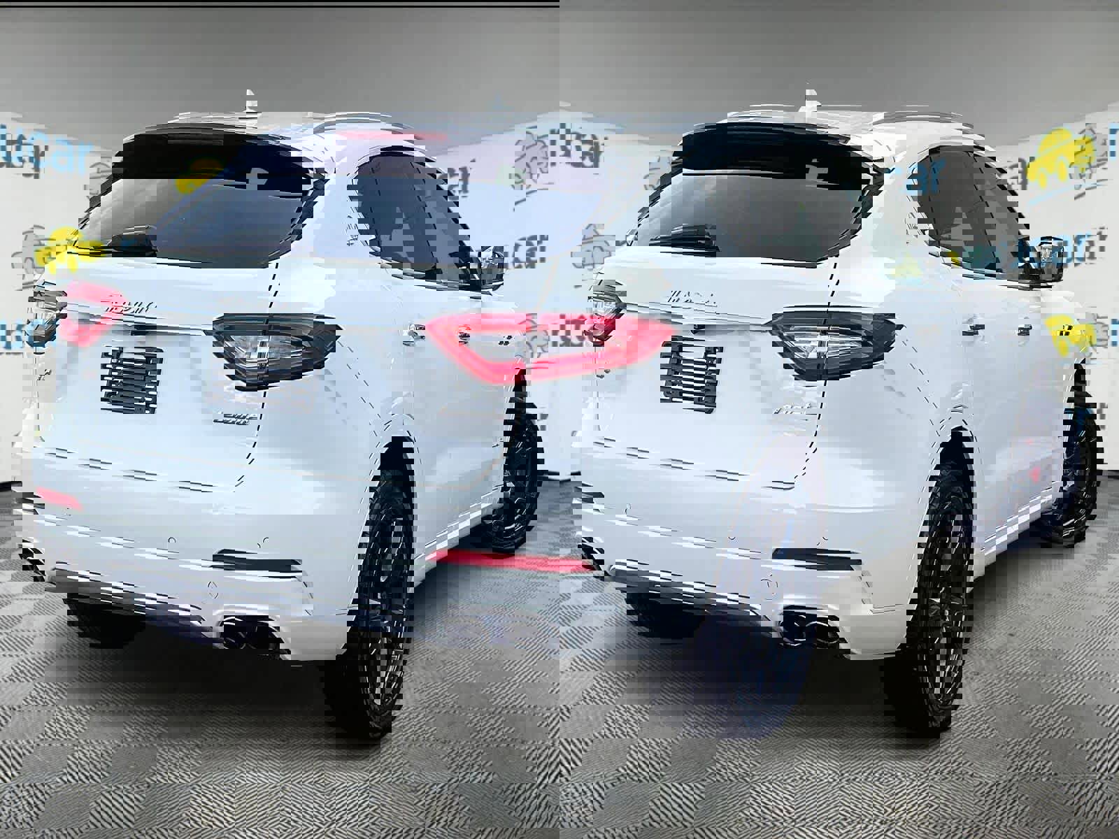 Used 2018 Maserati Levante GranLusso image 6